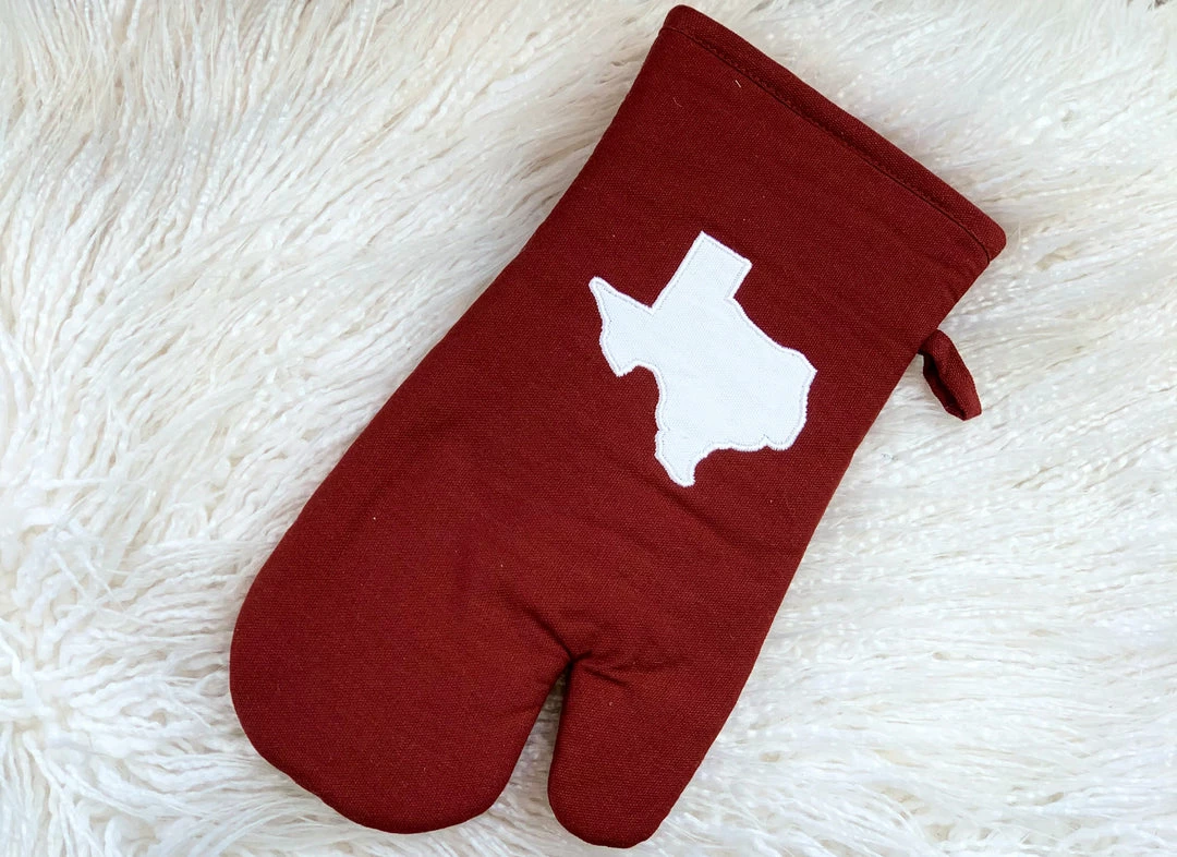 The Pink Leopard New Arrivals State Oven Mitt 1 The Pink Leopard New Arrivals State Oven Mitt