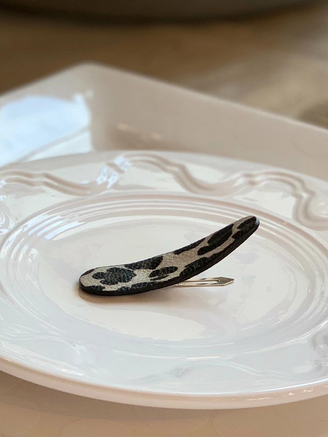 The Pink Leopard New Arrivals Gray Leopard - Hair Clip (1) 1 The Pink Leopard New Arrivals Gray Leopard - Hair Clip (1)